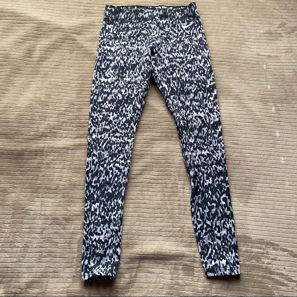 Nike pattern leggings